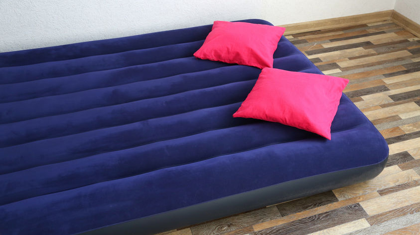 Aufblasbares Gästebett für die Übernachtung von Gästen